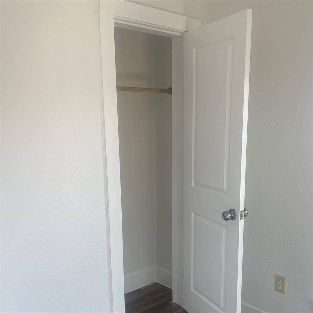 Unfurnished Room for rent in 3bd