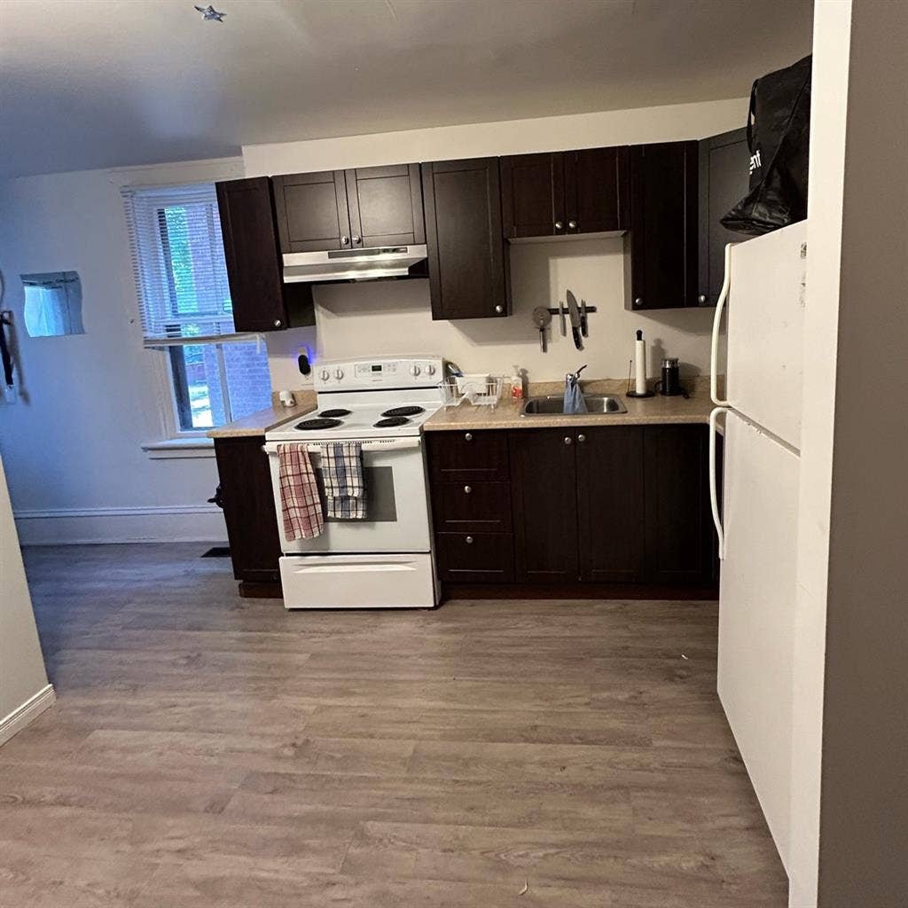 FEMALE SUBLET FOR ROOM IN 4 BEDROOM