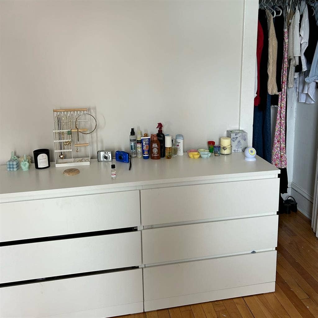 FEMALE SUBLET FOR ROOM IN 4 BEDROOM