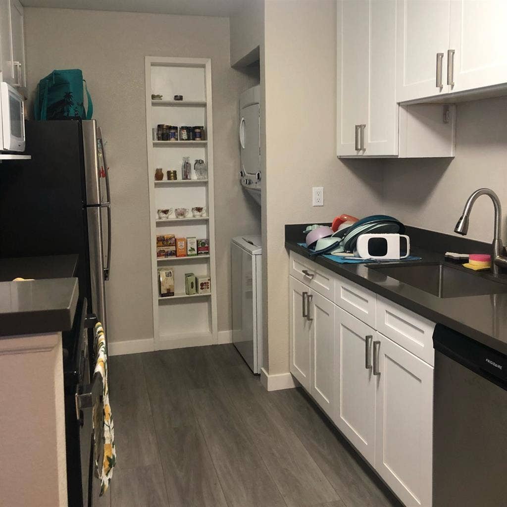 Grad Student Looking for Roommate