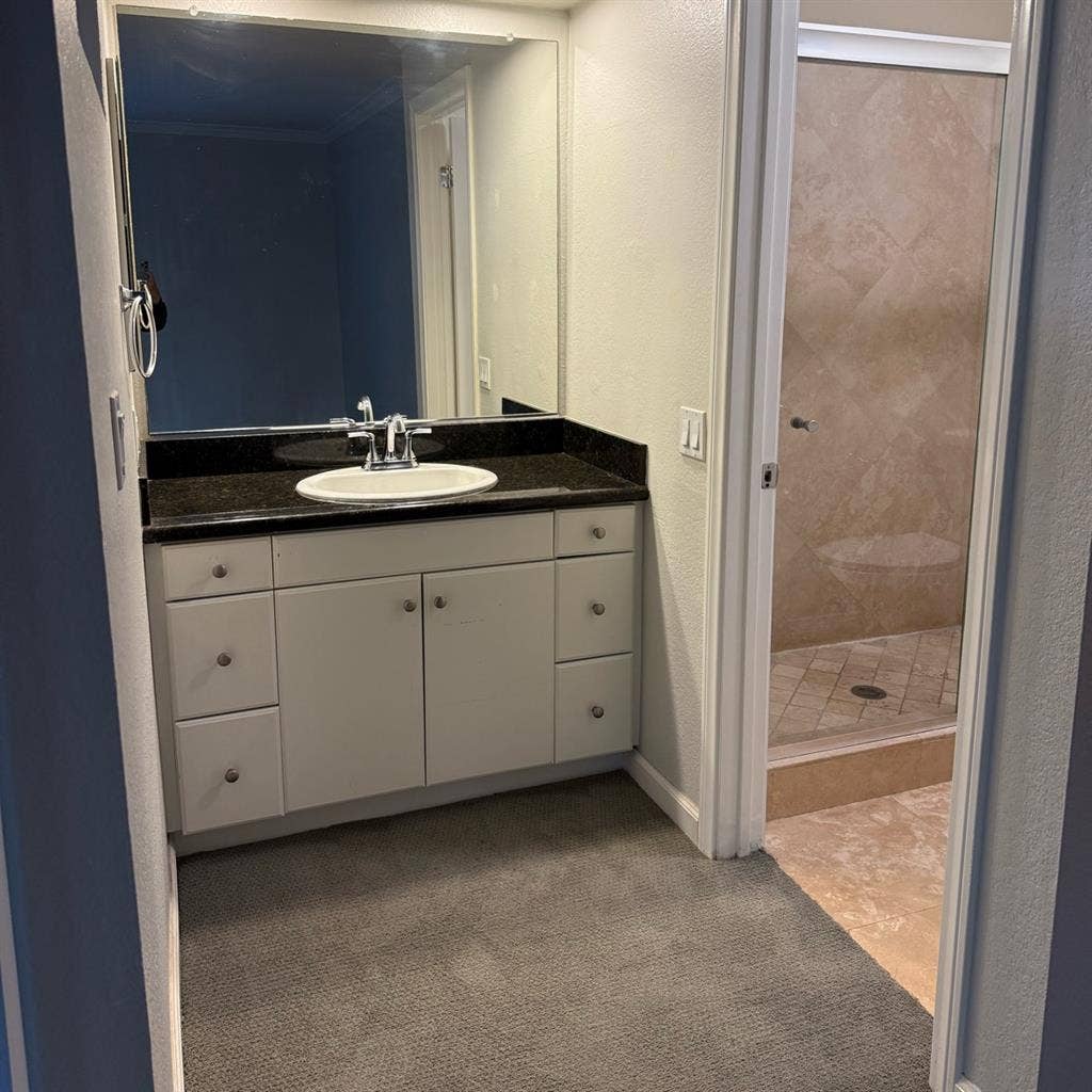 Full Private Bed/Bath Room for rent