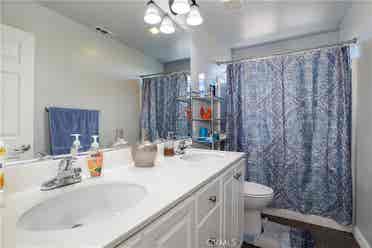 Room w/ Private Bathroom in SFH