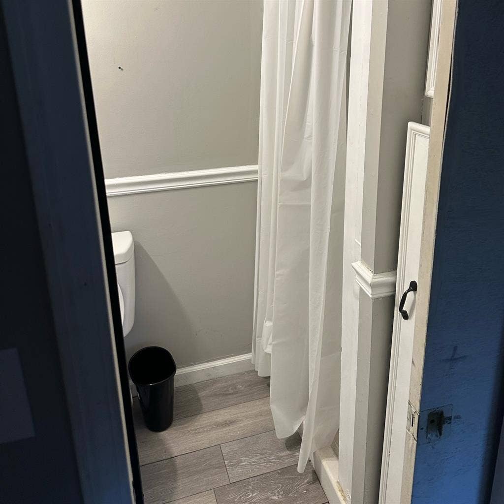 Room for rent with private bathroom