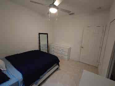 Furnished room! In Pembroke Pines