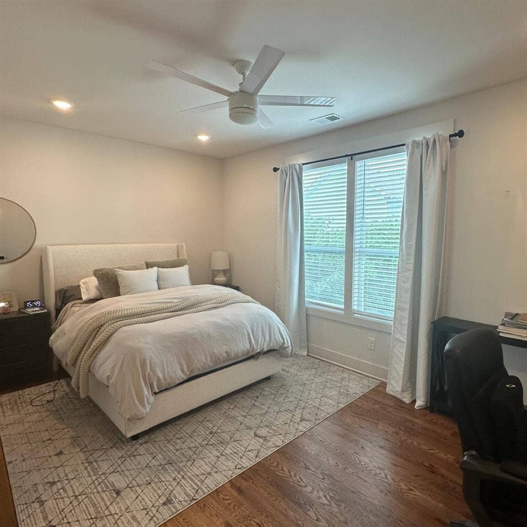 Large Master Suite + garage parking