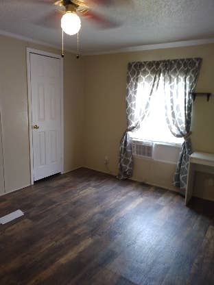 Roommate wanted/ available Nov. 8th