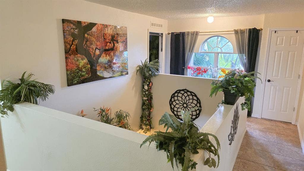 Very nice room for FEMALE ONLY