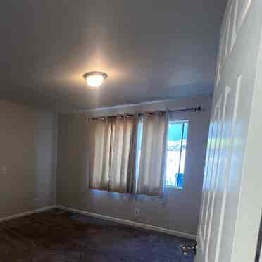 Large Room for Rent in MiraCosta