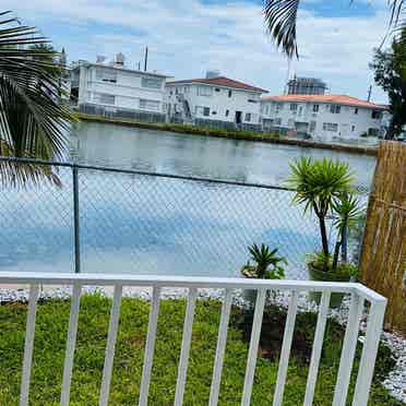 Waterfront Apt. in Miami Beach!