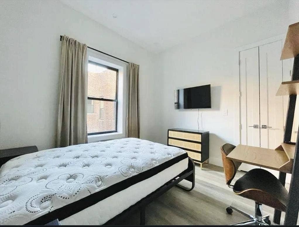 Furnished Room in Crown Heights