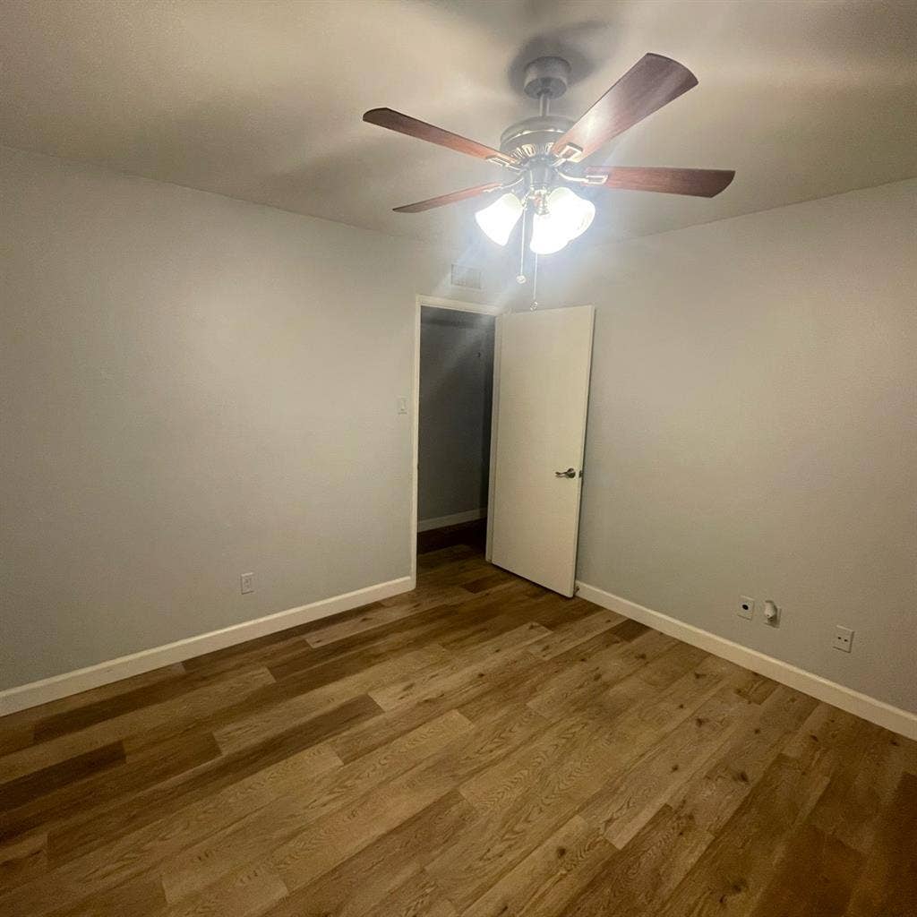 Room open in OT! Need Roommate!