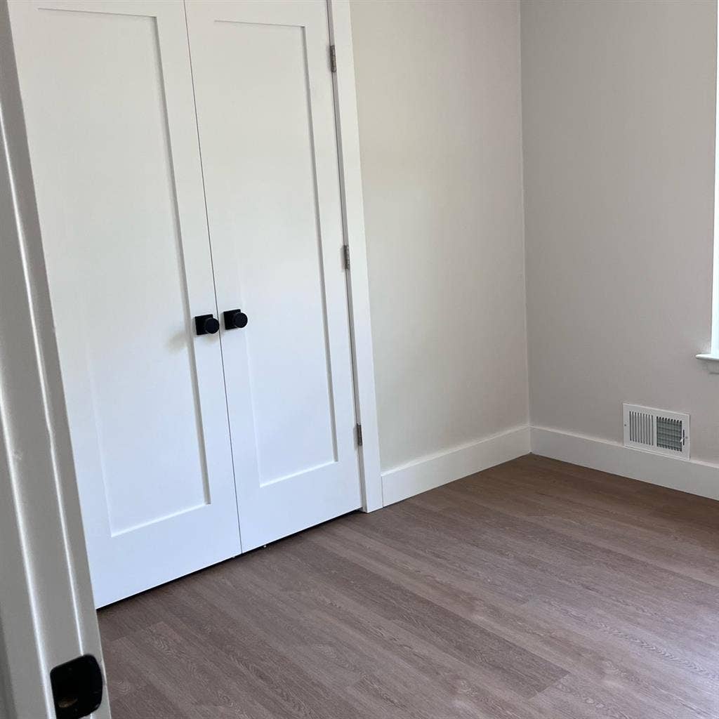 Room for rent with spacious closet