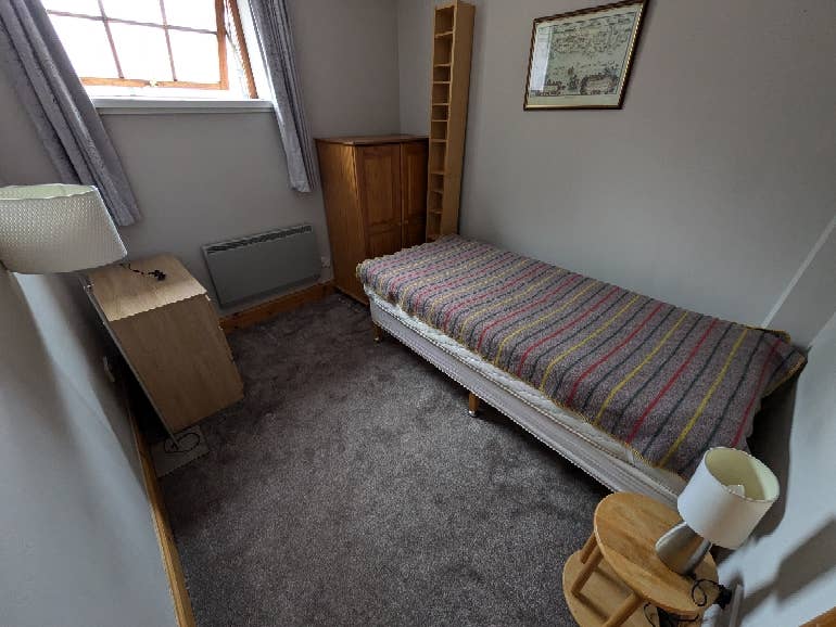 Single room available to rent