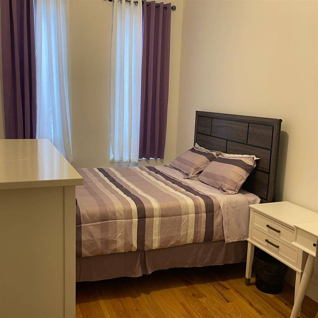 NYU student apartment- Bedstuy