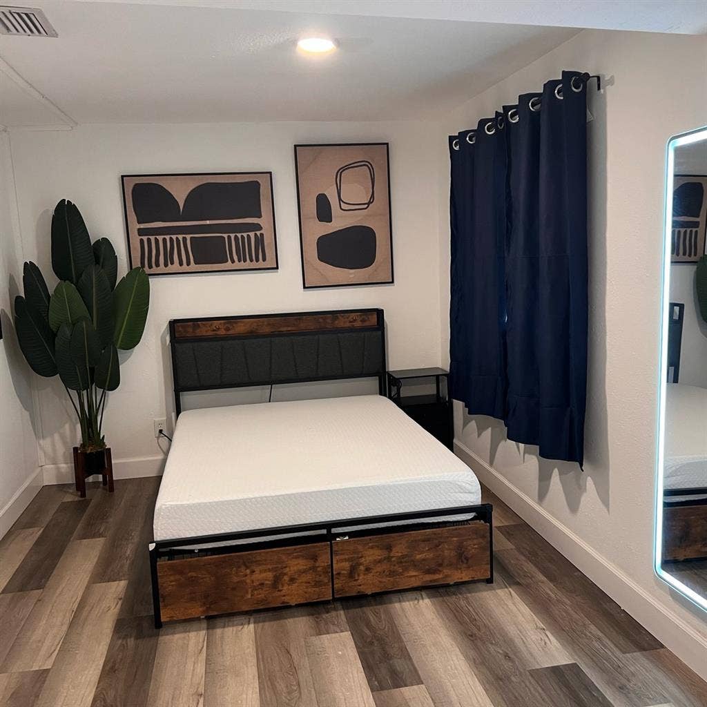 Master bedroom w/ ALL utilities