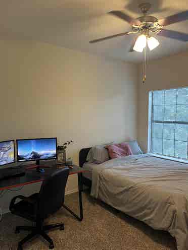 apartment available in Austin