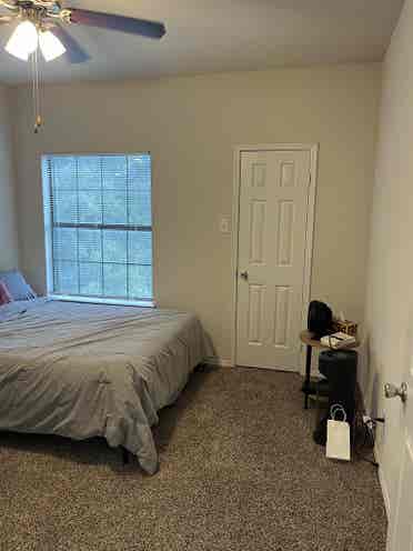 apartment available in Austin