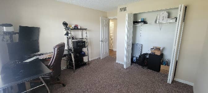 Looking for roommate