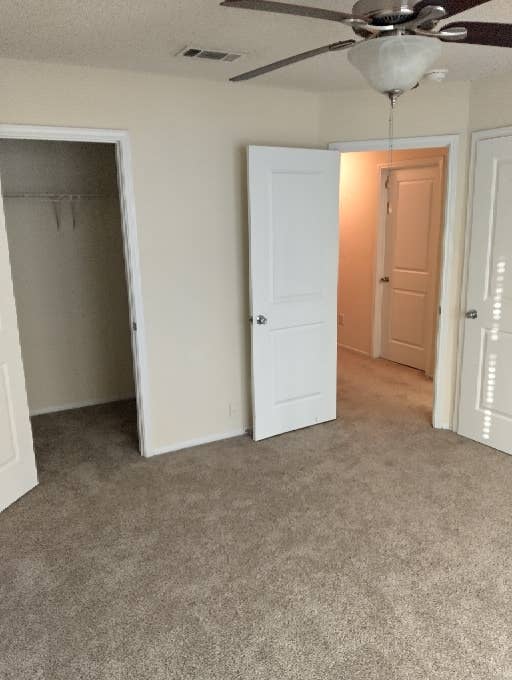 Bedroom for rent.