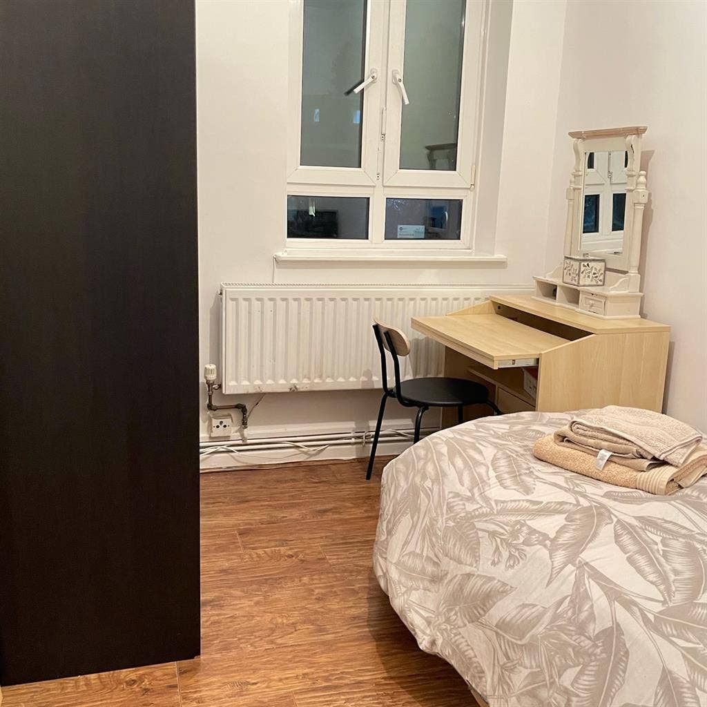 Single Bedroom in West Kensington