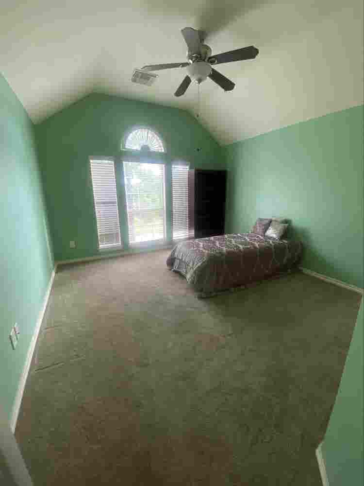 Huge rooms for rent!!!