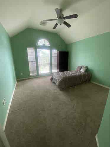 Huge rooms for rent!!!