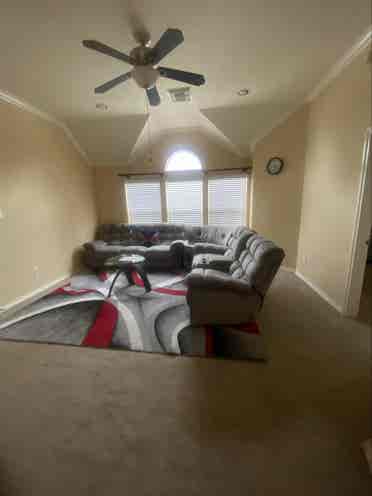 Huge rooms for rent!!!