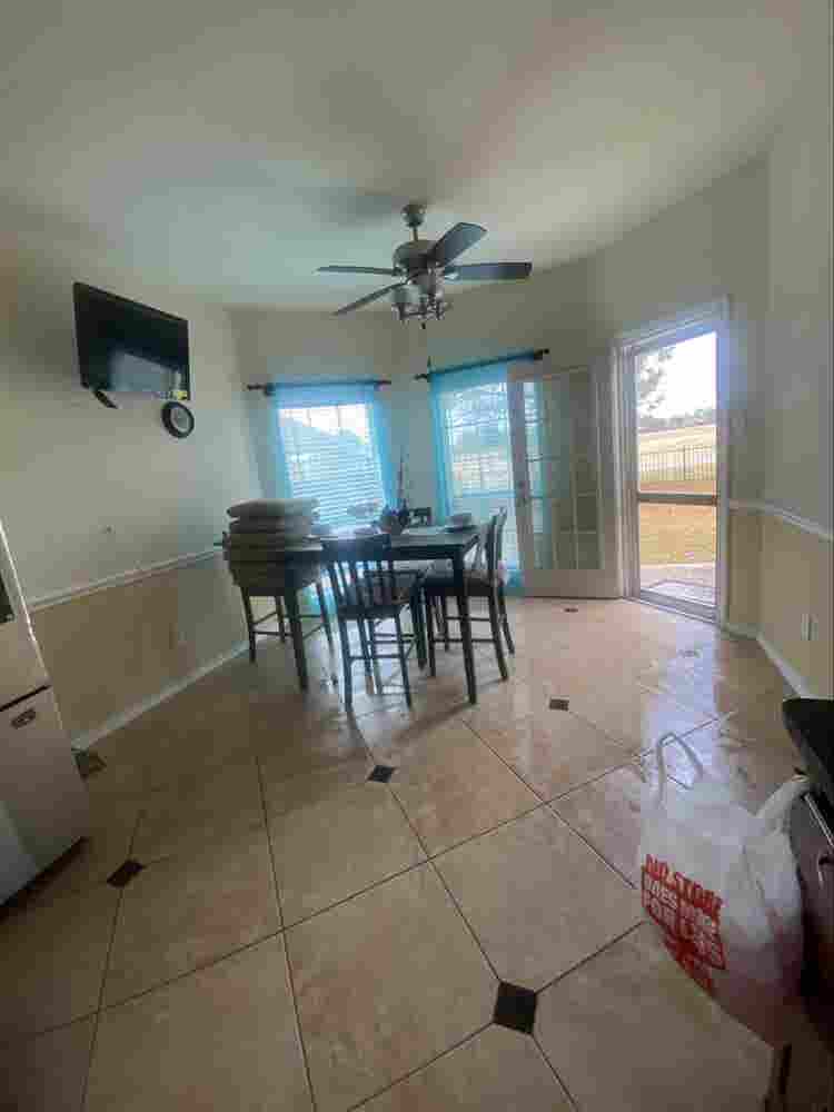 Huge rooms for rent!!!