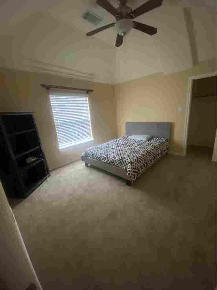 Huge rooms for rent!!!