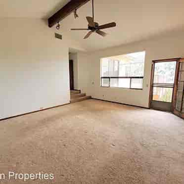 Privatebathroom,master bedroom