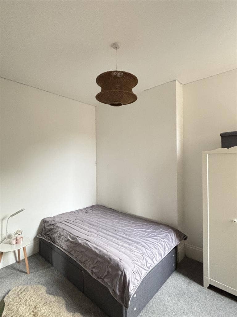 Double room / Female preferred