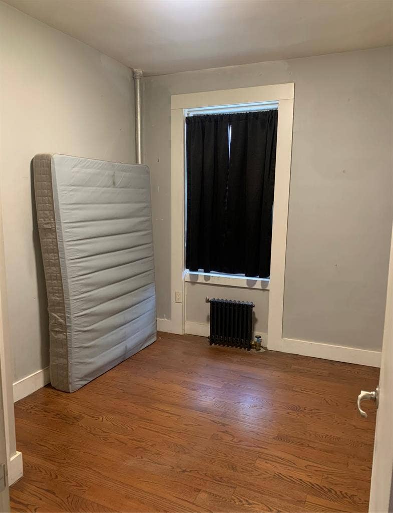 Bedroom available for rent