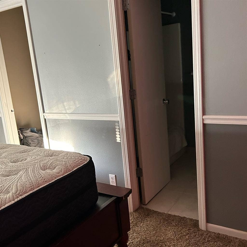 Room for rent near Liberty