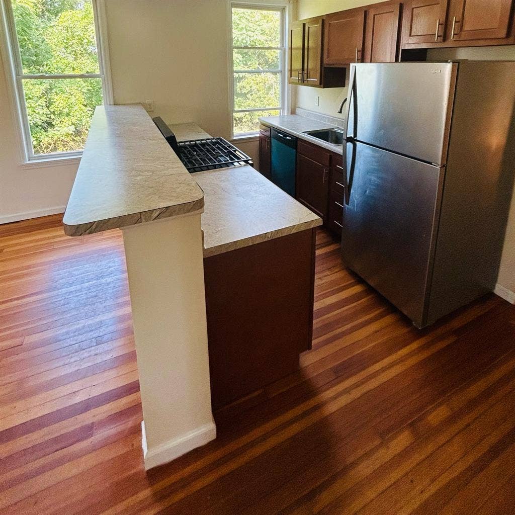 2nd floor Rooms for rent Troy NY!