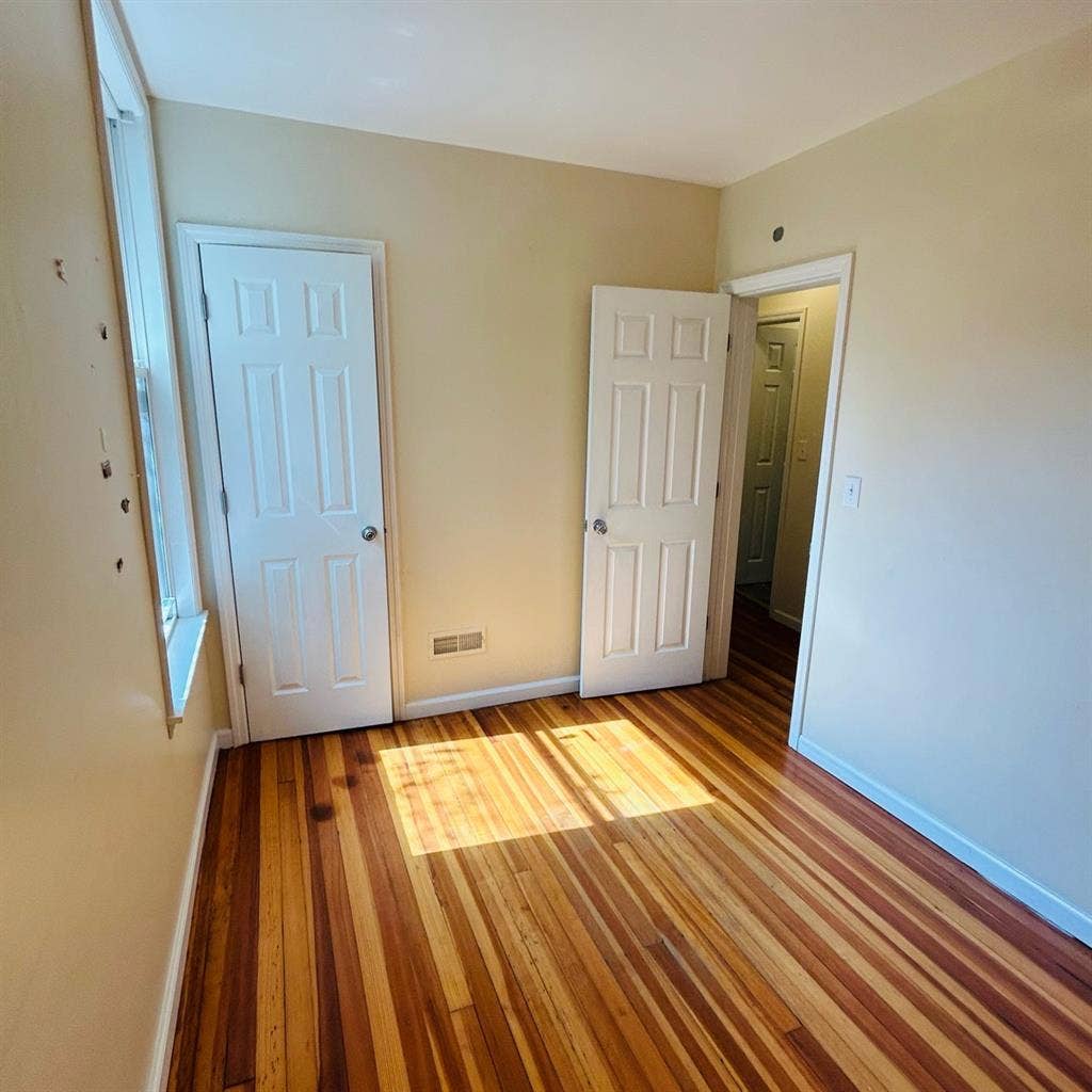 2nd floor Rooms for rent Troy NY!