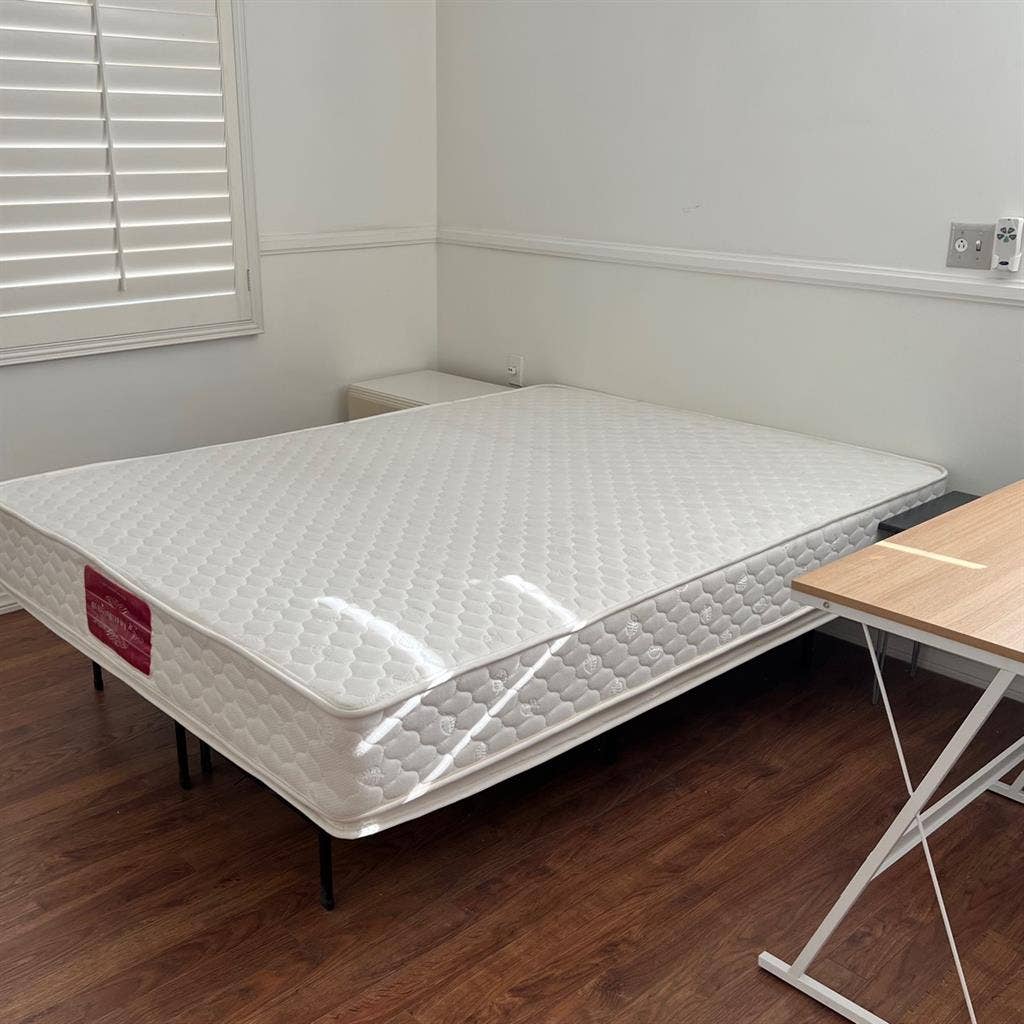 1 master bed room for rent