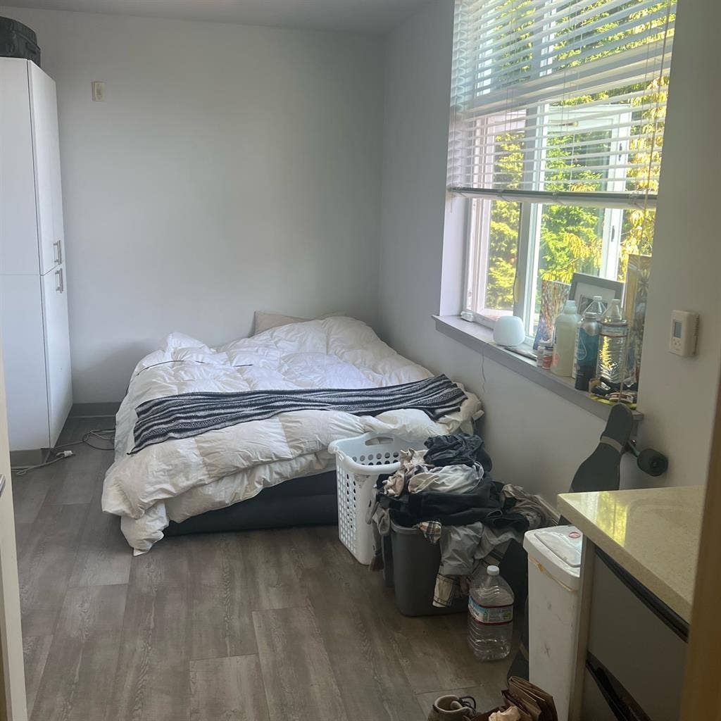 month lease 1 bedroom studio