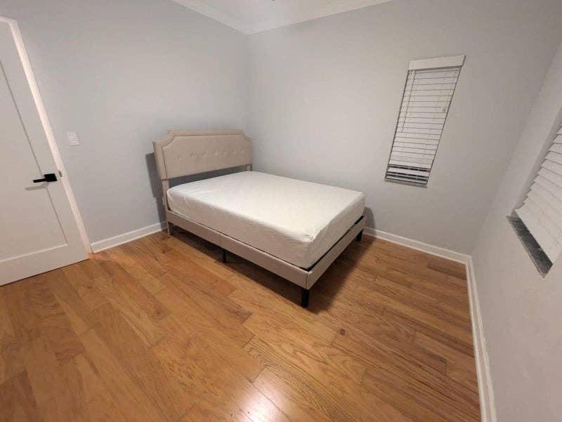 Room rental in South Beach /mo