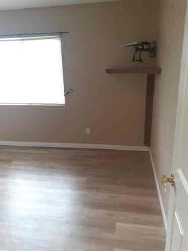 Cozy upstairs room for rent