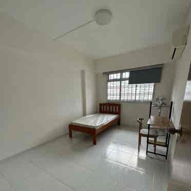 Sembawang Common Room to rent