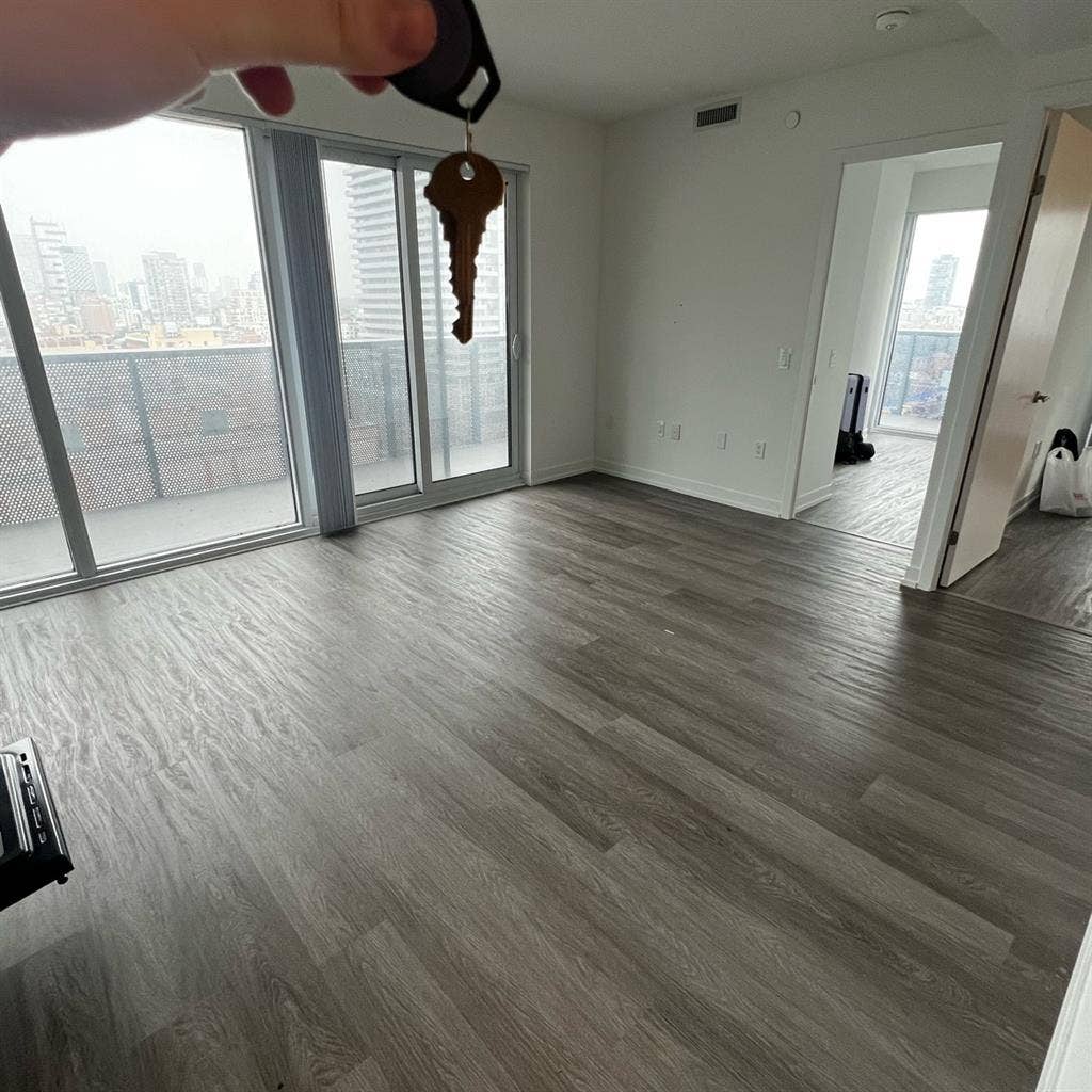 ROOM FOR RENT DOWNTOWN TORONTO