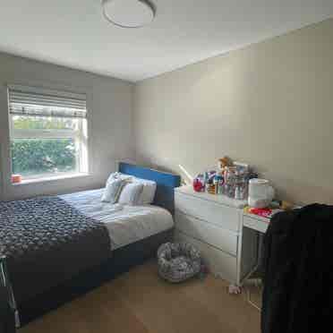 Furnished 1 room available