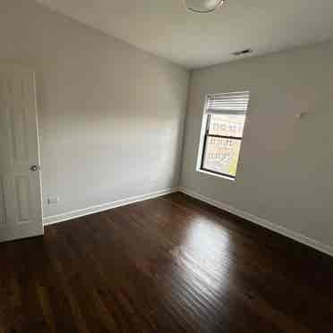 Sunny, Central Andersonville 3bed