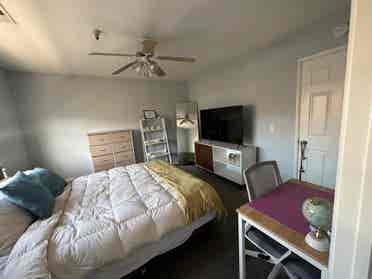 ROOM FOR RENT REMODELED TOWNHOUSE