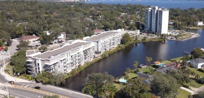 Avondale Waterfront Apartment