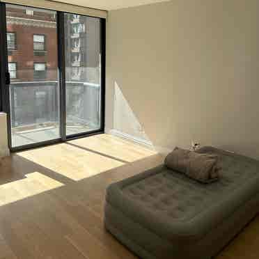 Private room in Midtown West!!