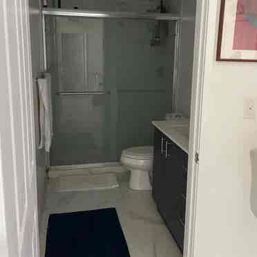 Room for rent w/ private bathroomm