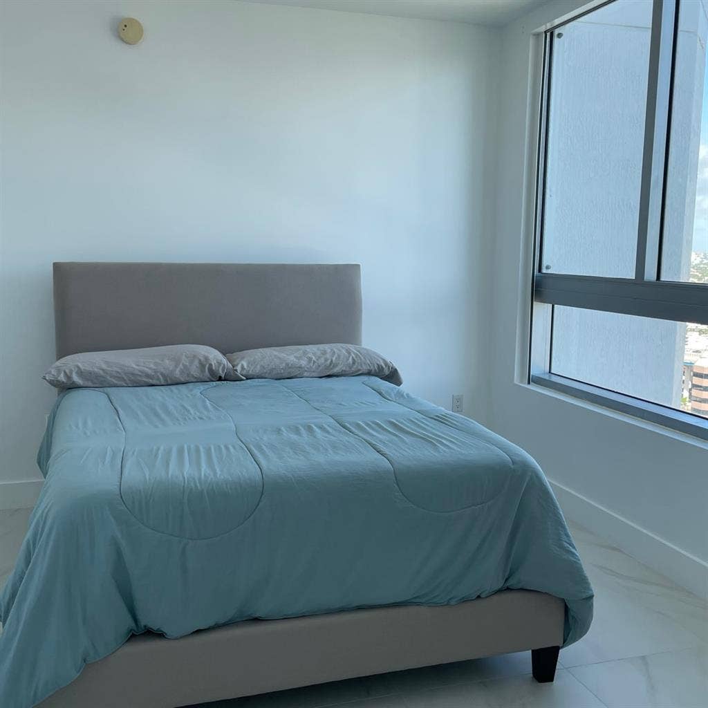 Private room with bathroom Brickell