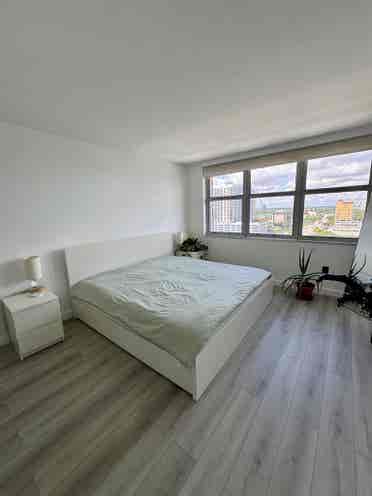 Room in 2-bedroom apartment