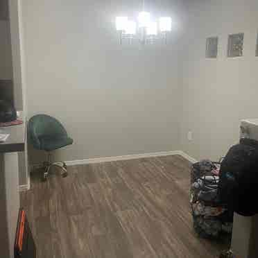 Room Avail Immediately in N PHX